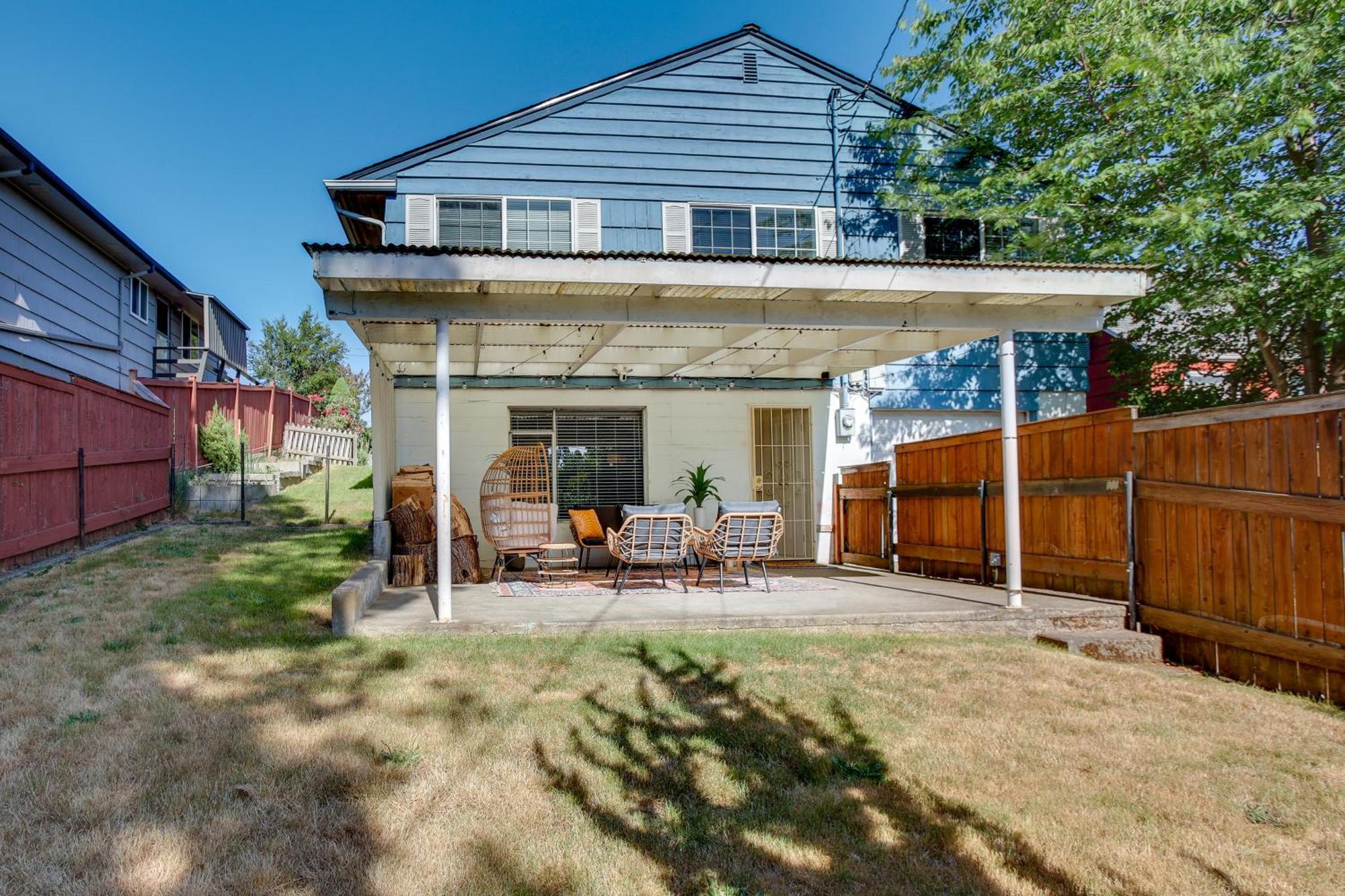 Updated Tacoma Home With Fire Pit! Экстерьер фото